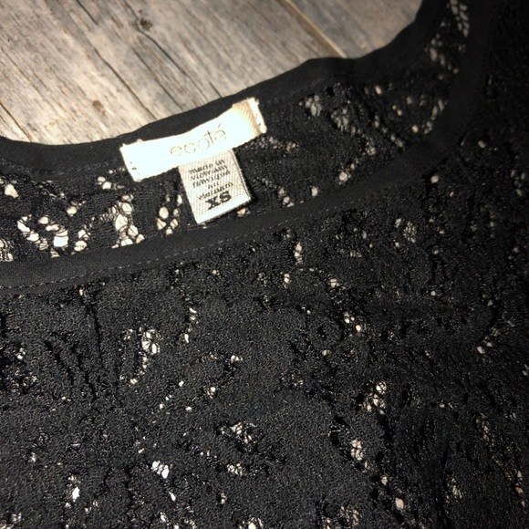 Ecote Magic Carpet Velvet Dress by Urban Outfitters - Picture 4 of 5